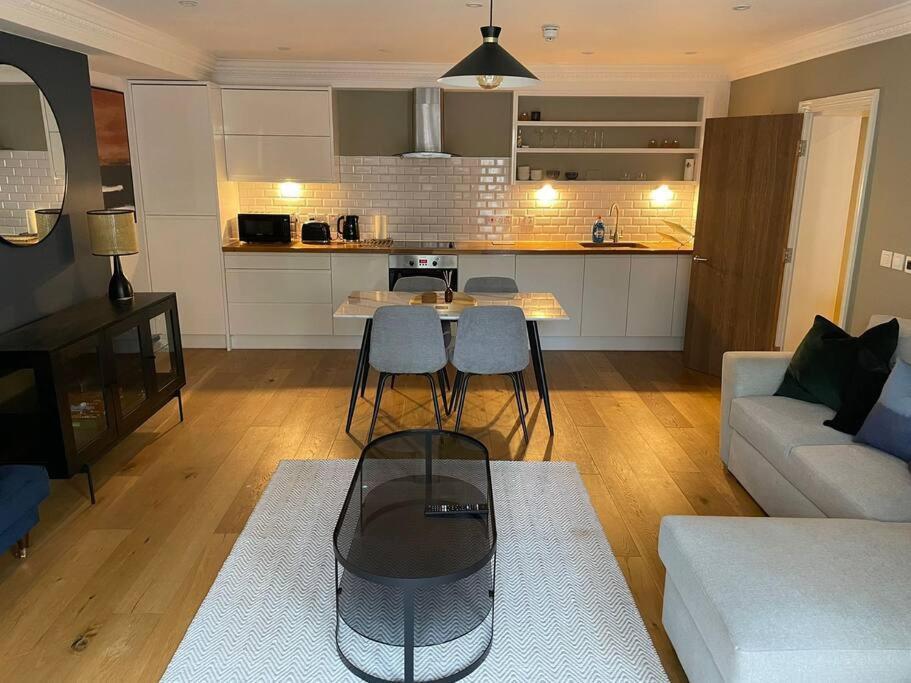 Stunning Apartment By The Leas, West End 福克斯通 外观 照片